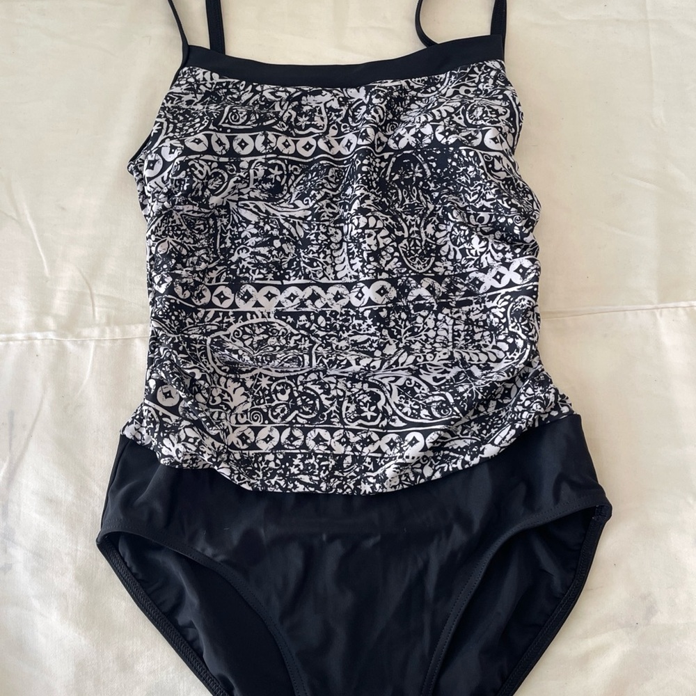 Christina Black and White Floral Swimsuit Size 10